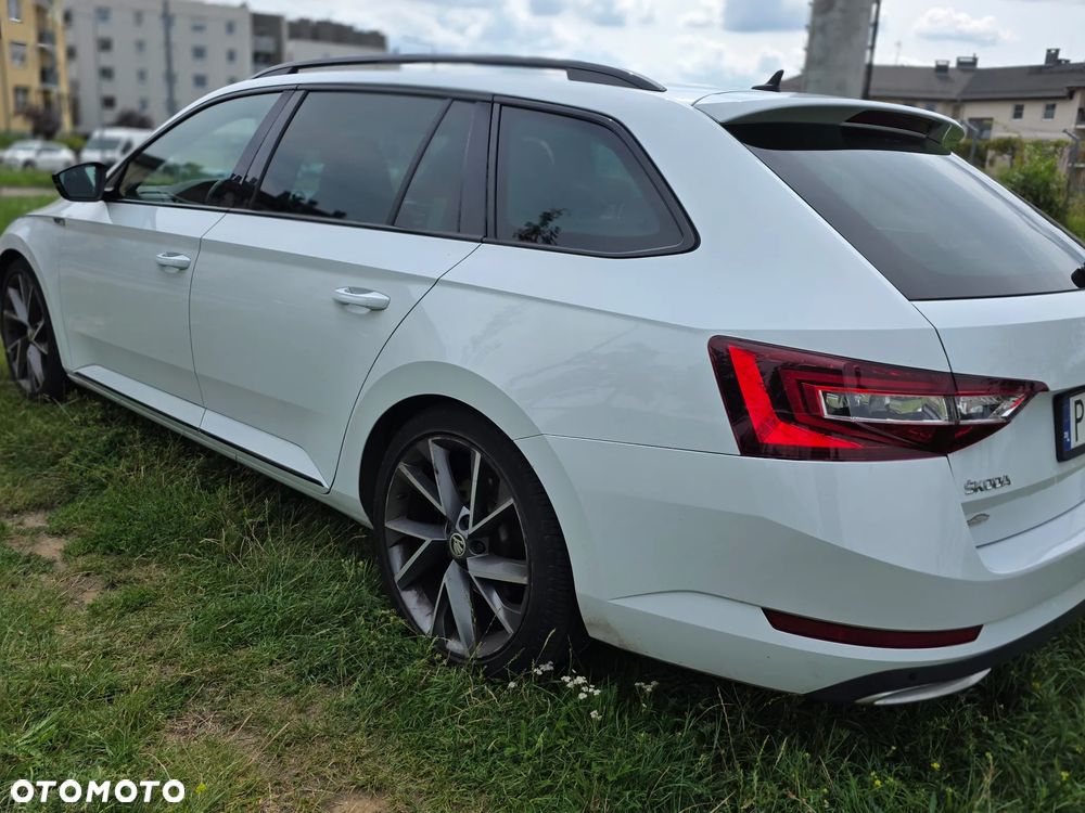 Skoda Superb 2.0 TDI Sportline DSG - 19
