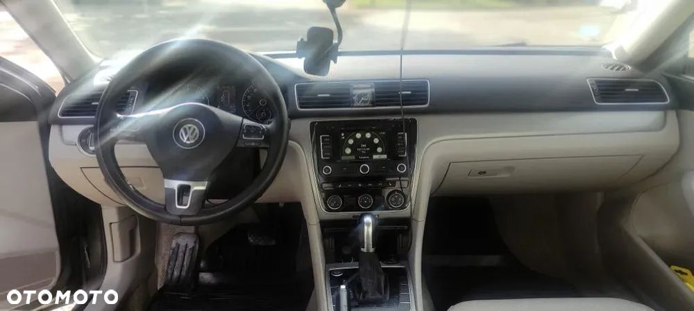 Volkswagen Passat 1.8 TSI BMT Comfortline DSG - 8