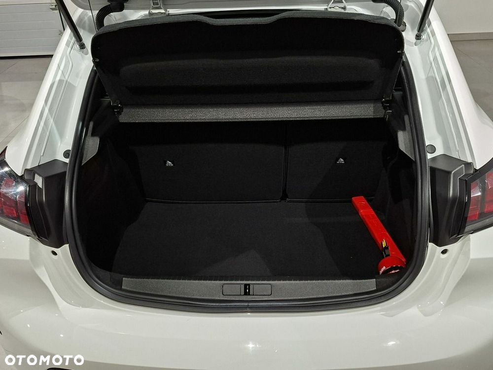 Peugeot 208 - 25