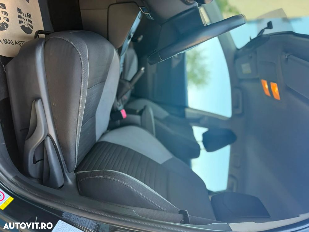 Toyota Auris - 12
