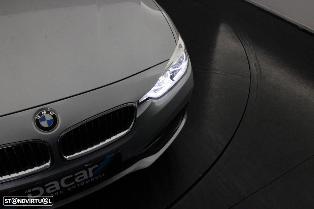 BMW 330 e iPerformance Line Sport — fotografia 42