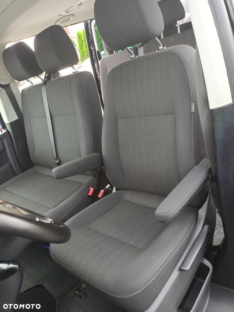 Volkswagen Caravelle 2.0 TDI L1 Highline 4Motion DSG - 24