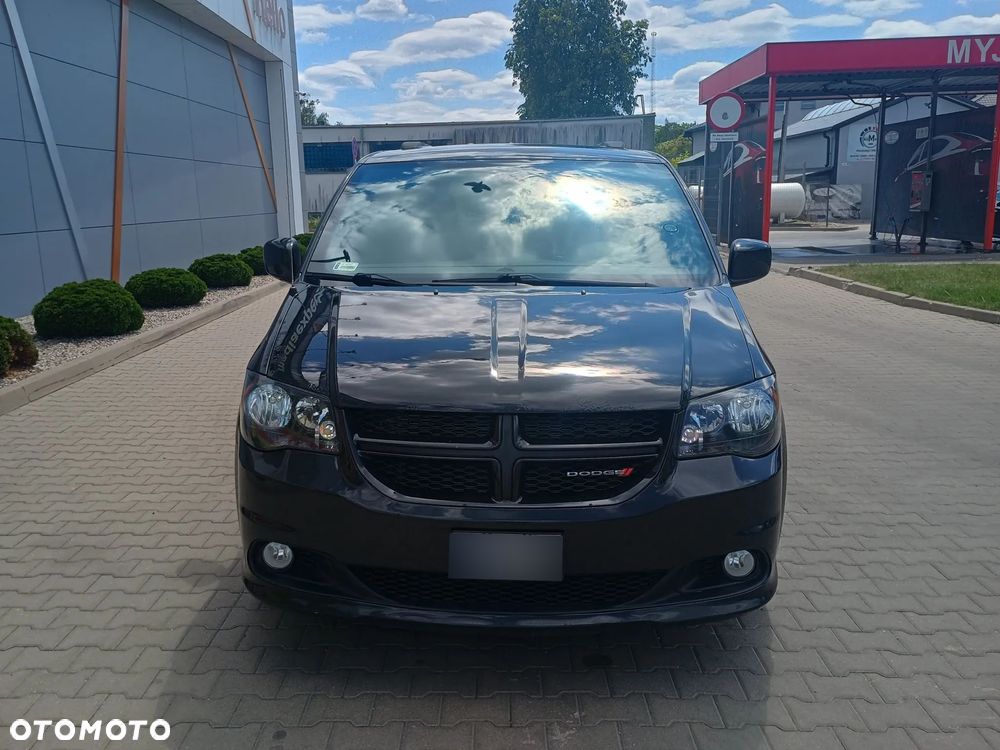 Dodge Grand Caravan - 2