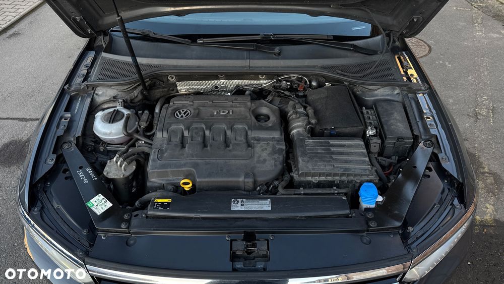 Volkswagen Passat 2.0 TDI (BlueMotion Technology) DSG Highline - 37