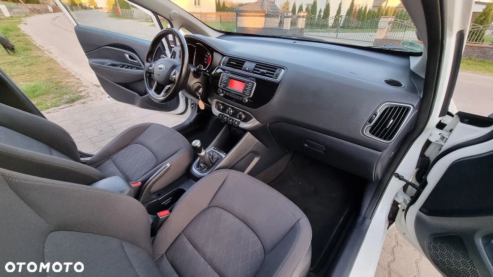 Kia Rio 1.2 Dream Team Edition - 12