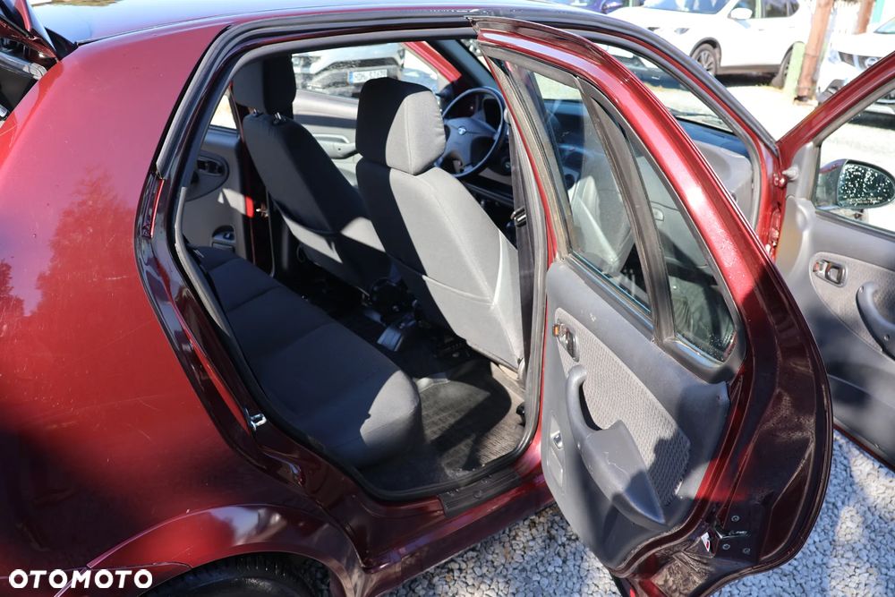 Tata Indica 1.4 GLX - 12