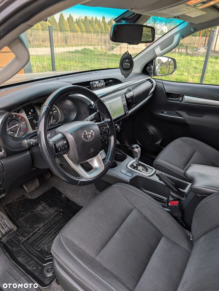 Toyota Hilux - 12