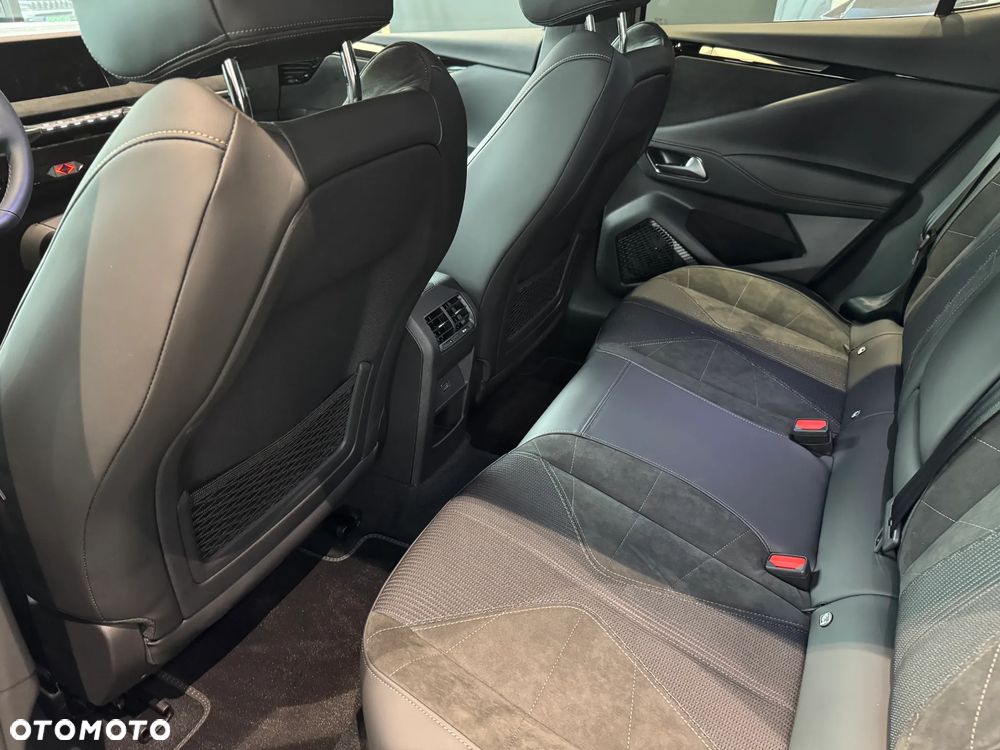 DS Automobiles N°4 1.2 mHEV Étoile Alcantara eDCS6 - 29