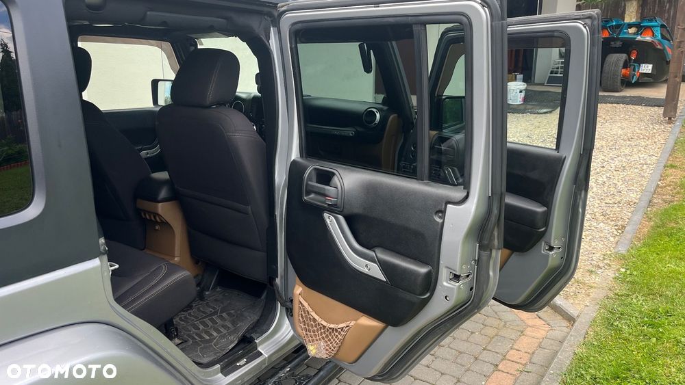 Jeep Wrangler - 10