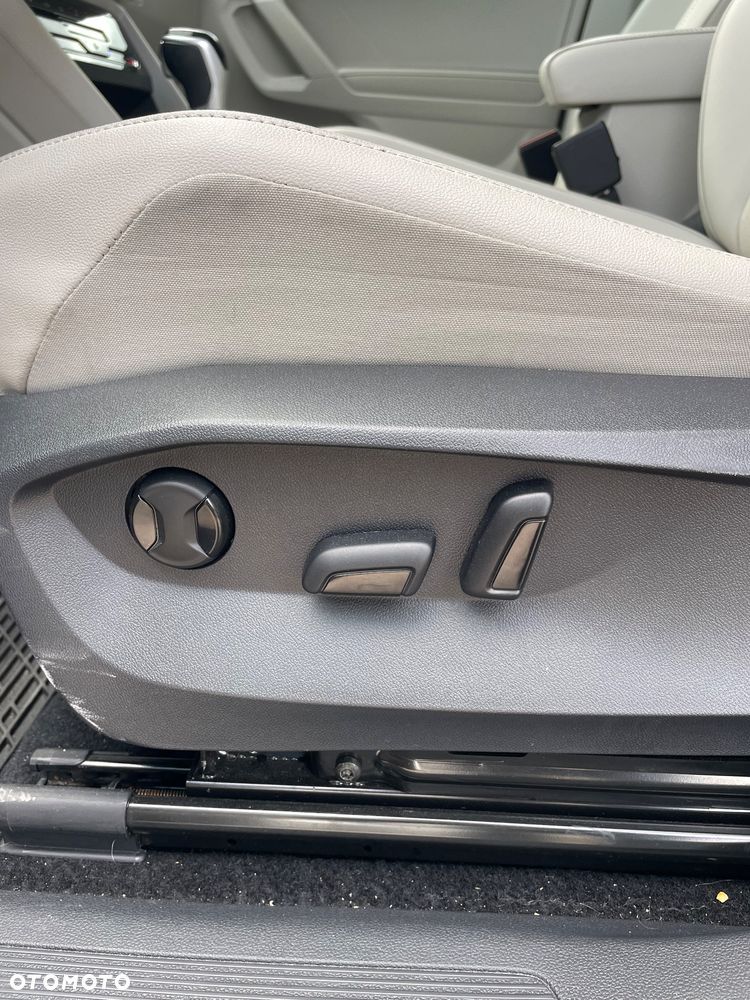 Volkswagen Tiguan - 12