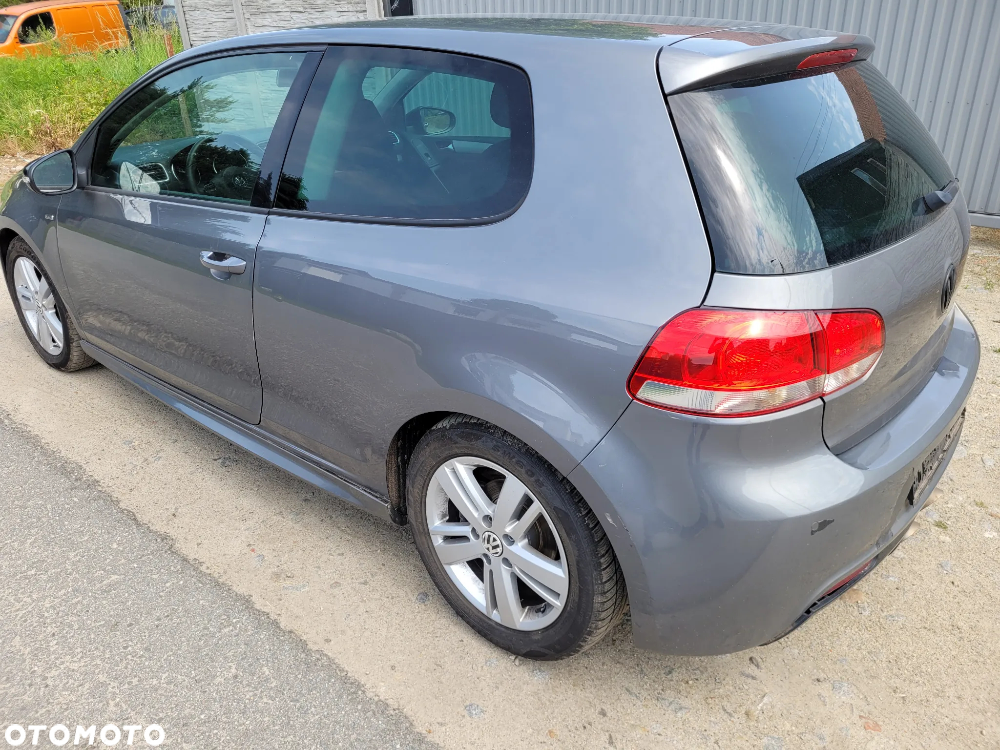 Volkswagen Golf - 6