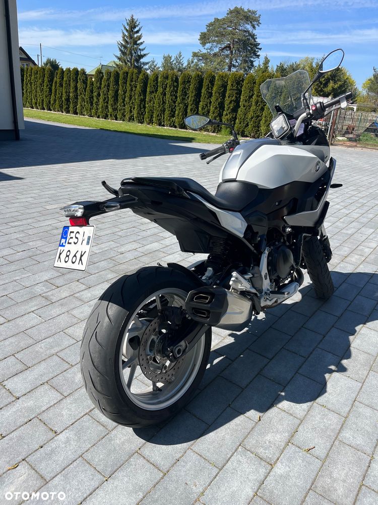 BMW XR - 9