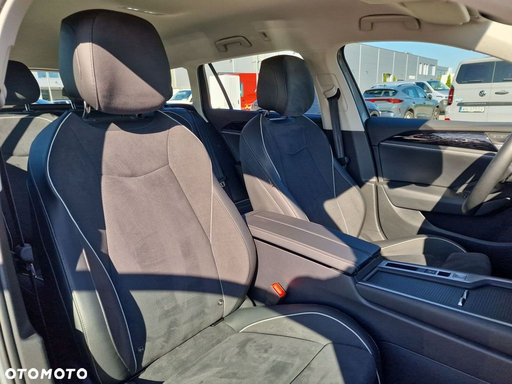 Volkswagen Passat - 28