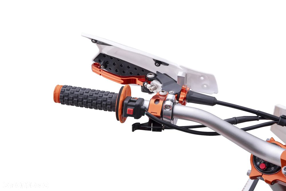 ASIX XR - 13