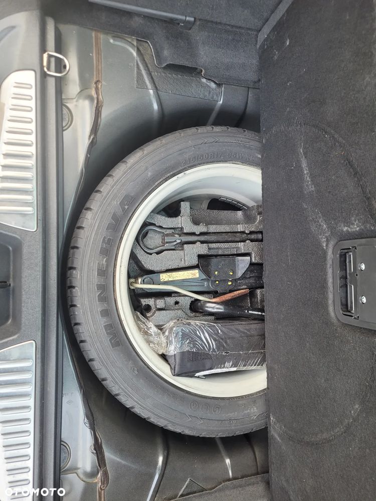 Renault Laguna dCi 150 FAP Start-Stop GT - 21