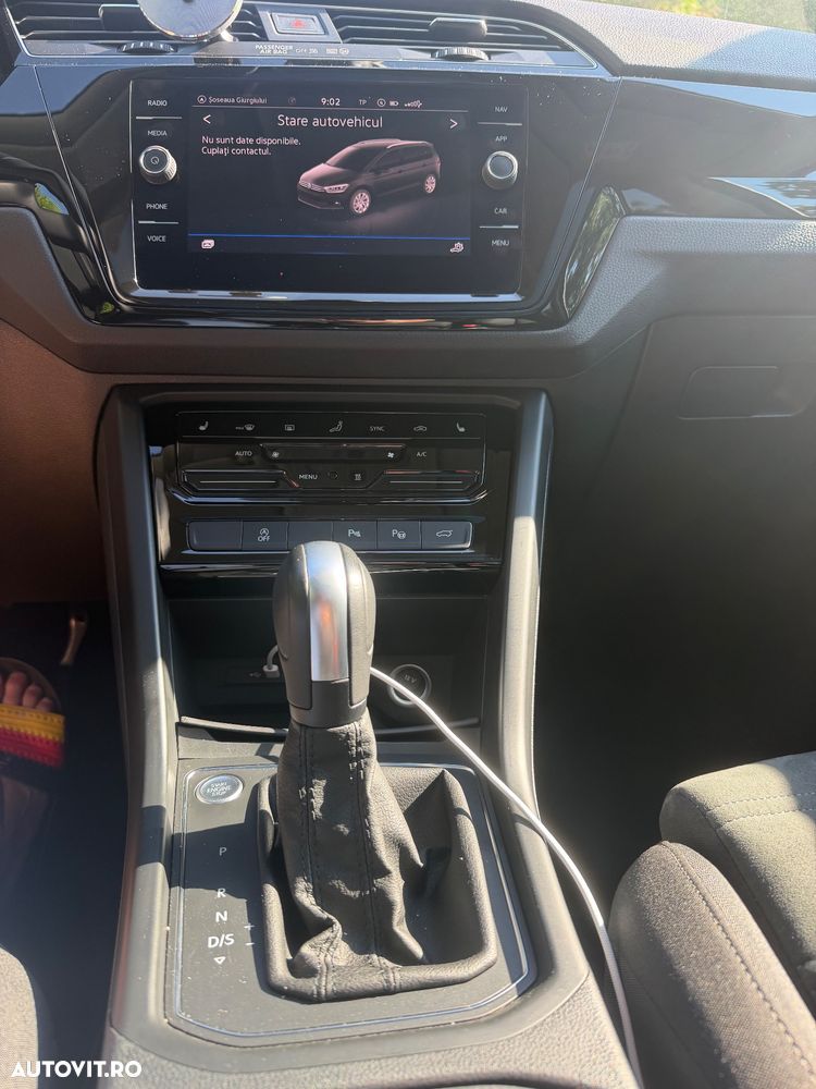 Volkswagen Touran 1.5 TSI DSG Highline - 9