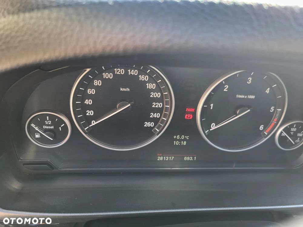 BMW Seria 5 525d xDrive - 5