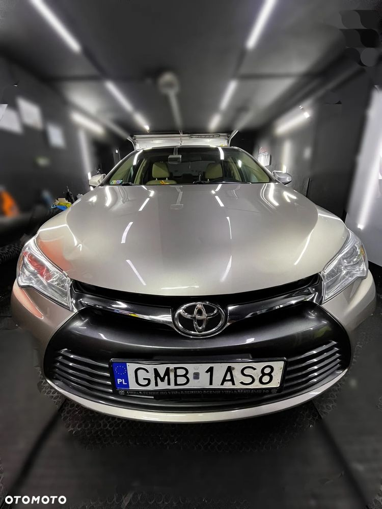Toyota Camry - 2