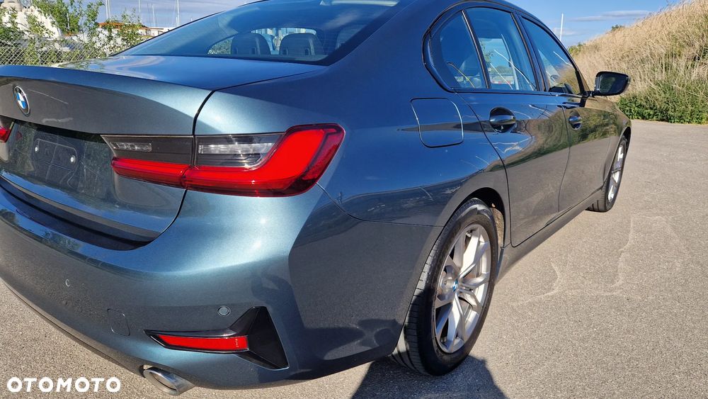 BMW Seria 3 320i GPF Sport - 12