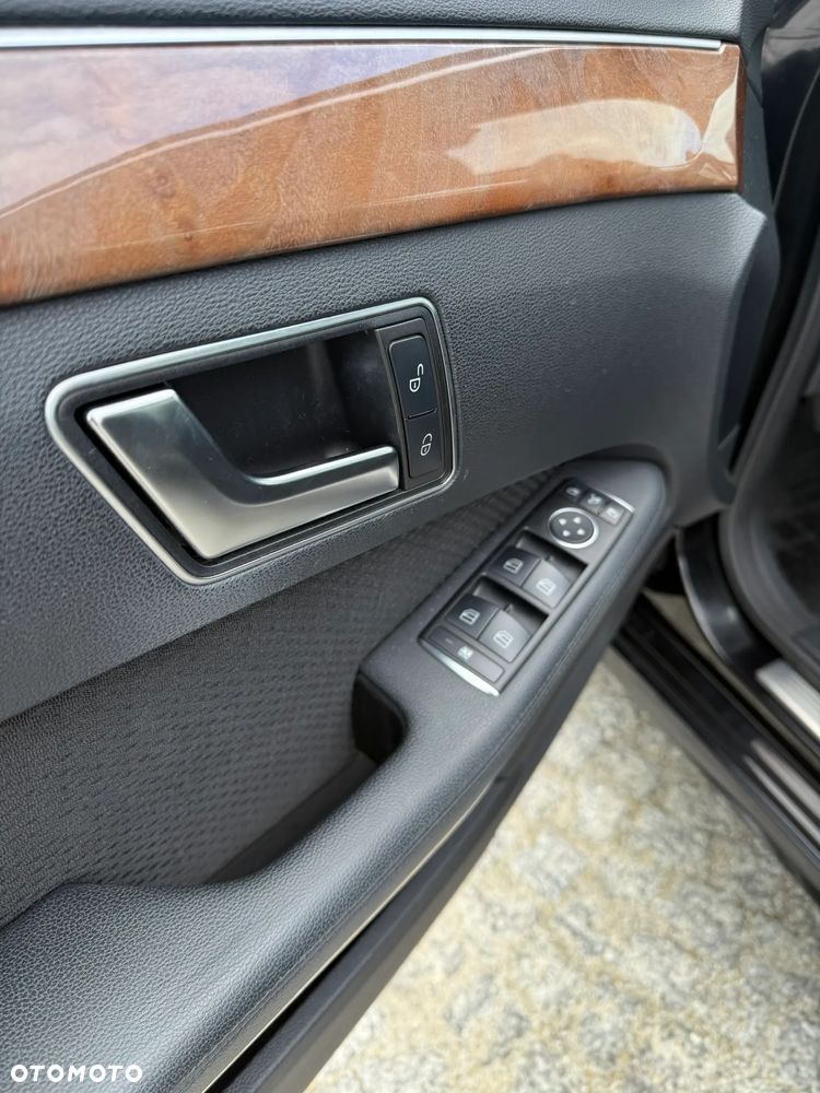 Mercedes-Benz Klasa E 200 CGI BlueEffICIENCY Avantgarde - 9
