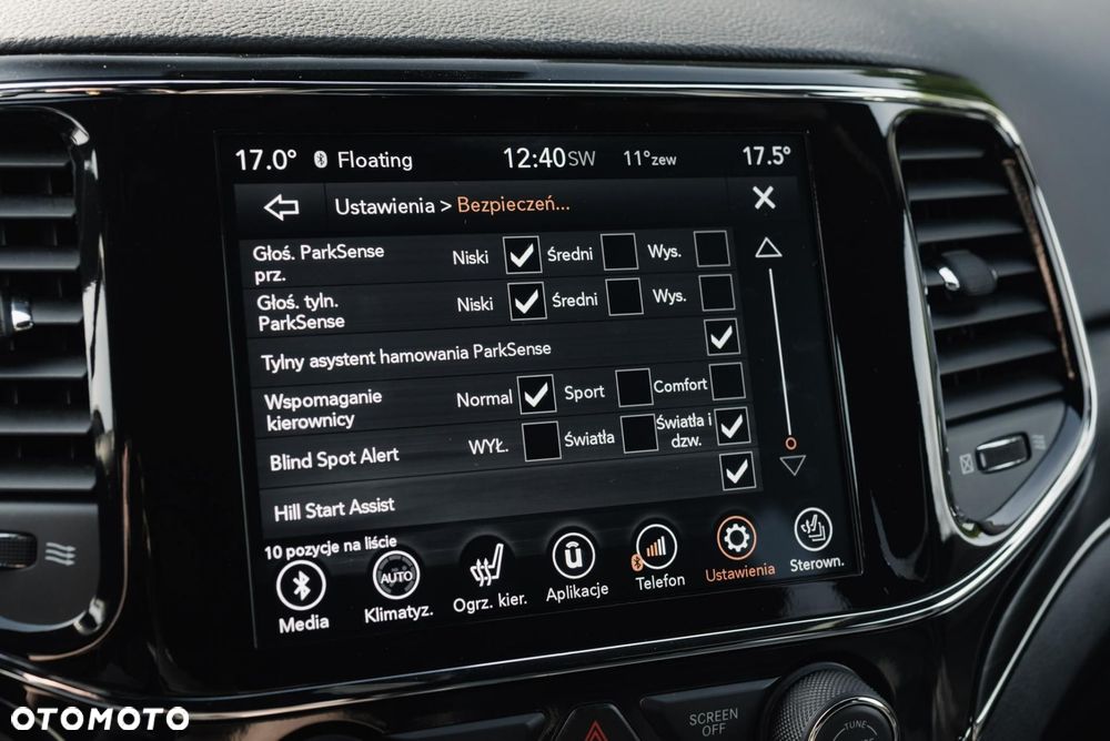 Jeep Grand Cherokee - 22