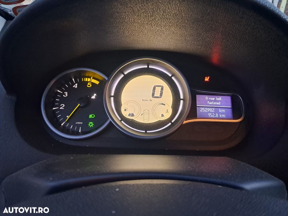 Renault Megane 1.9 dCi FAP Avantage - 6