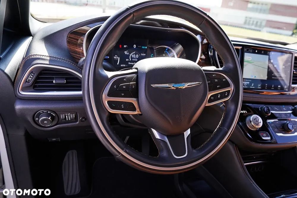 Chrysler Pacifica - 5