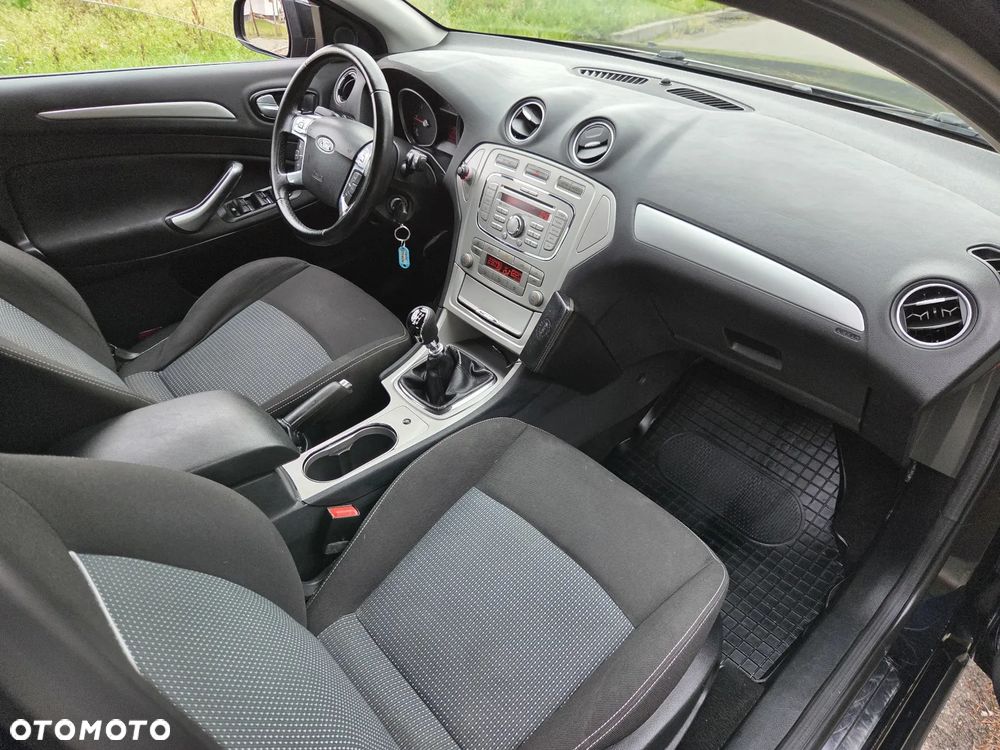 Ford Mondeo - 8