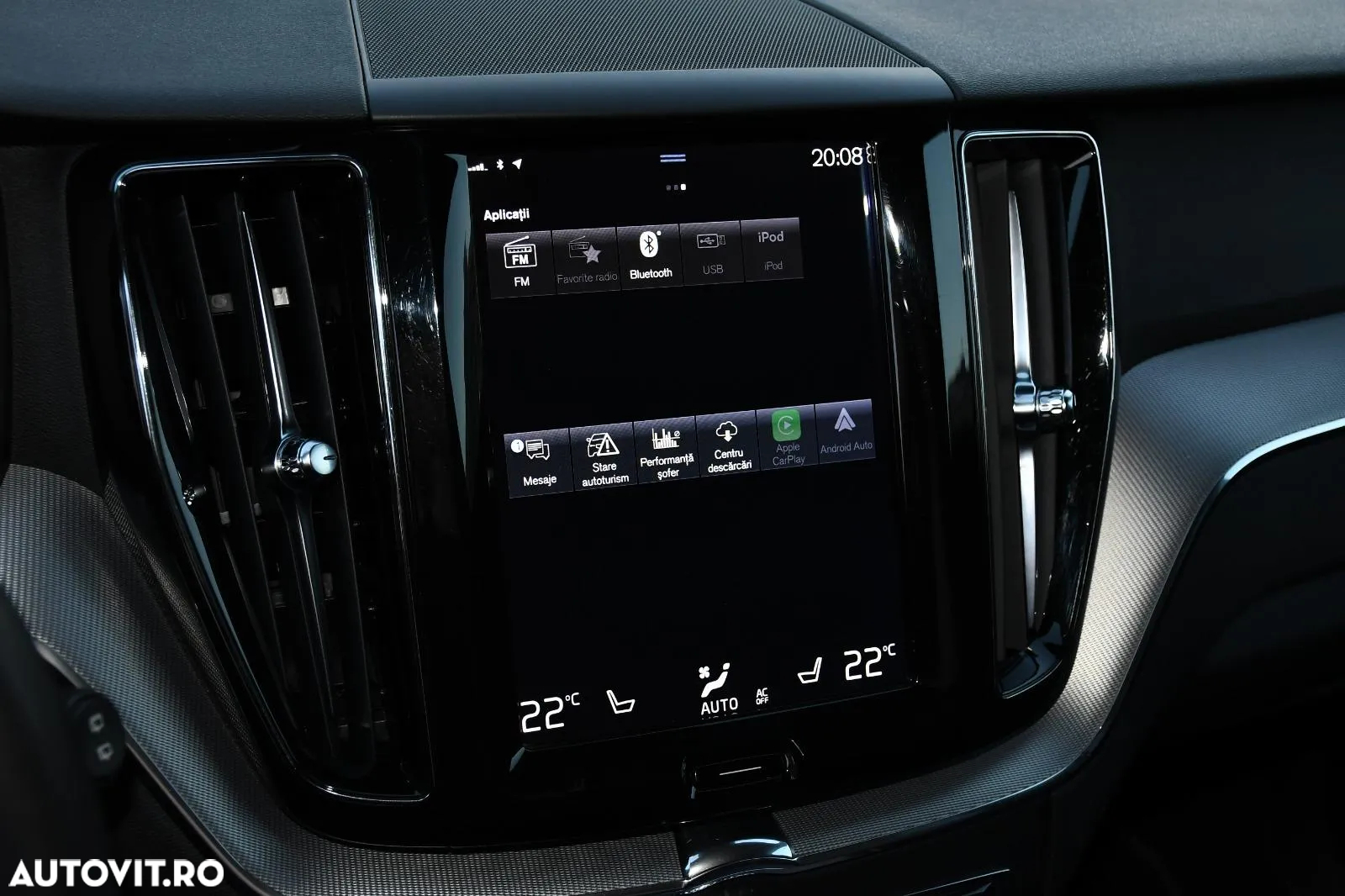 Volvo XC 60 B4 MHEV AT AWD Plus Dark - 10