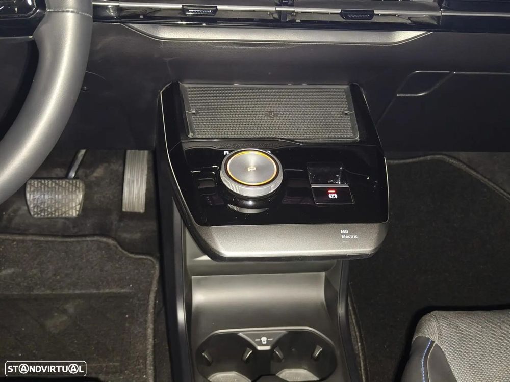 MG MG4 64 kWh Luxury - 30
