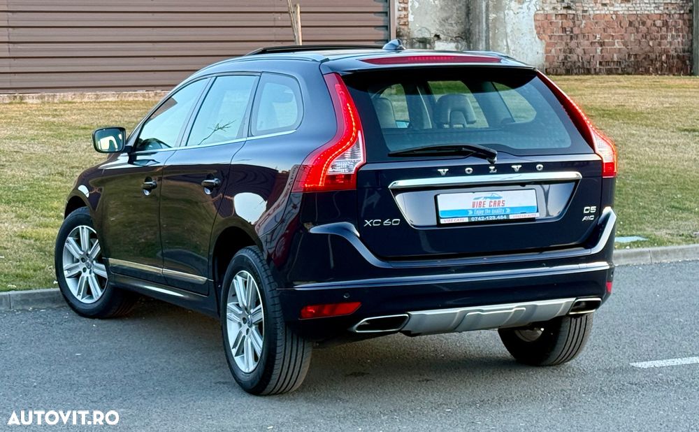 Volvo XC 60 D5 AWD Geartronic Summum - 9