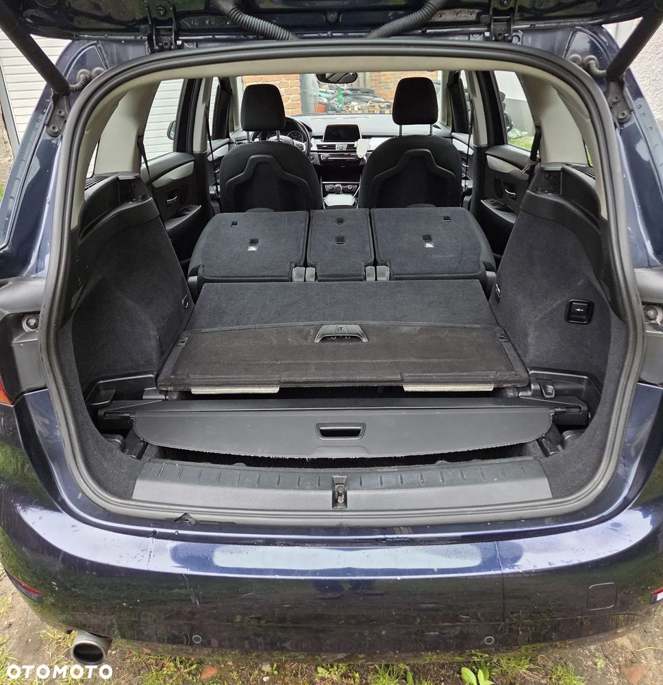 BMW Seria 2 218d - 10