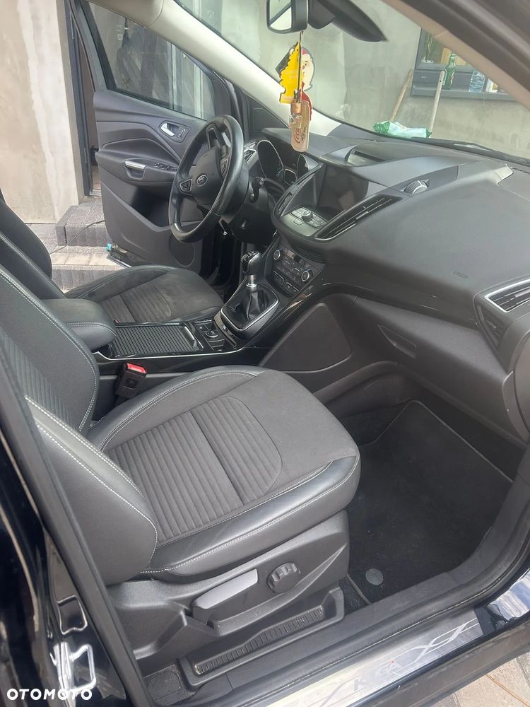 Ford Kuga 1.5 EcoBoost FWD Titanium ASS MMT6 - 4