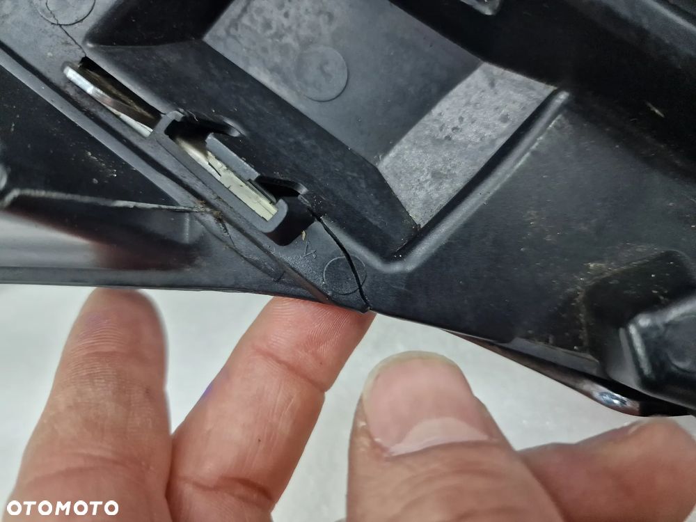 NISSAN QASHQAI J11 ATRAPA / GRILL PRZEDNI PRZÓD NA / POD KAMERĘ , NR 62310-4EA0D / 62310-4EM0D , NR AUKCJI GL265 - 20