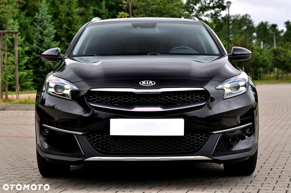 Kia XCeed 1.6 CRDi PLATINUM EDITION - 4
