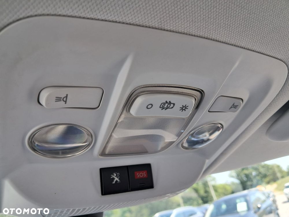 Peugeot 2008 1.2 Pure Tech Active S&S - 24
