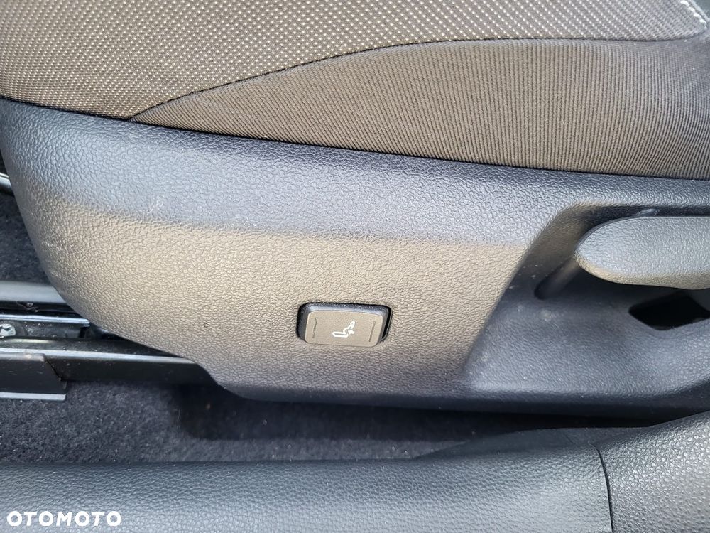 Toyota Corolla 1.8 Hybrid GPF Executive - 26