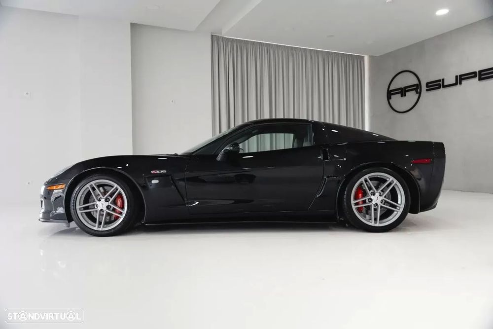 Chevrolet Corvette - 11