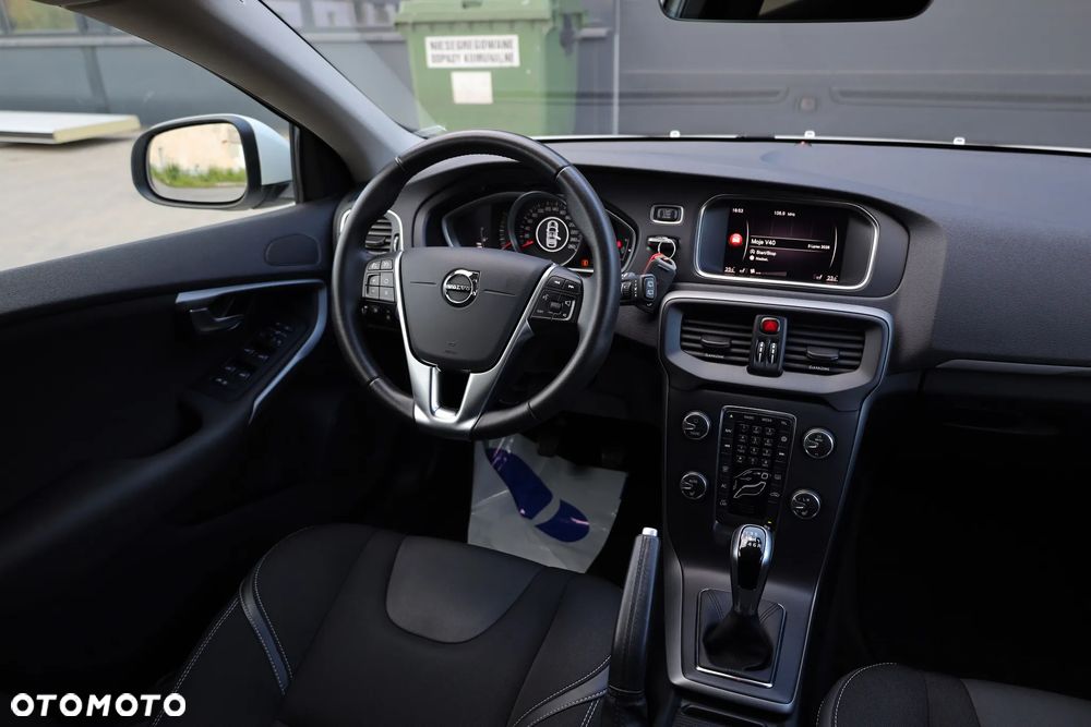 Volvo V40 T2 Drive-E Momentum - 28