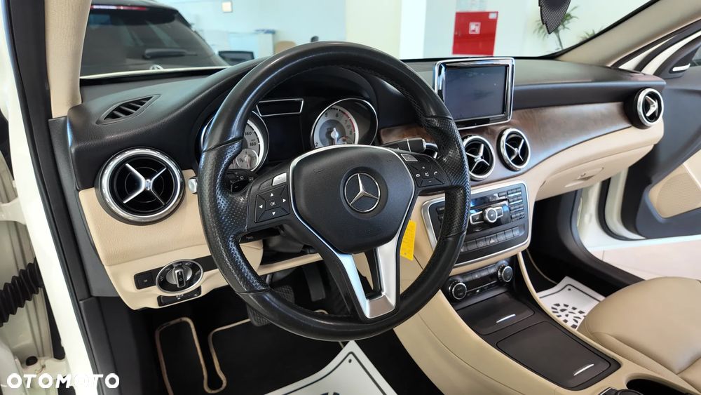 Mercedes-Benz GLA 250 4-Matic - 25