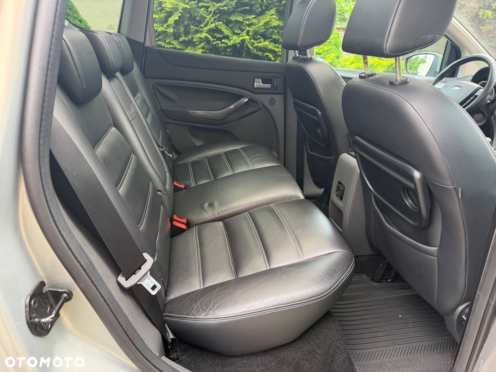 Ford Kuga 2.0 TDCi 4x4 Titanium - 37