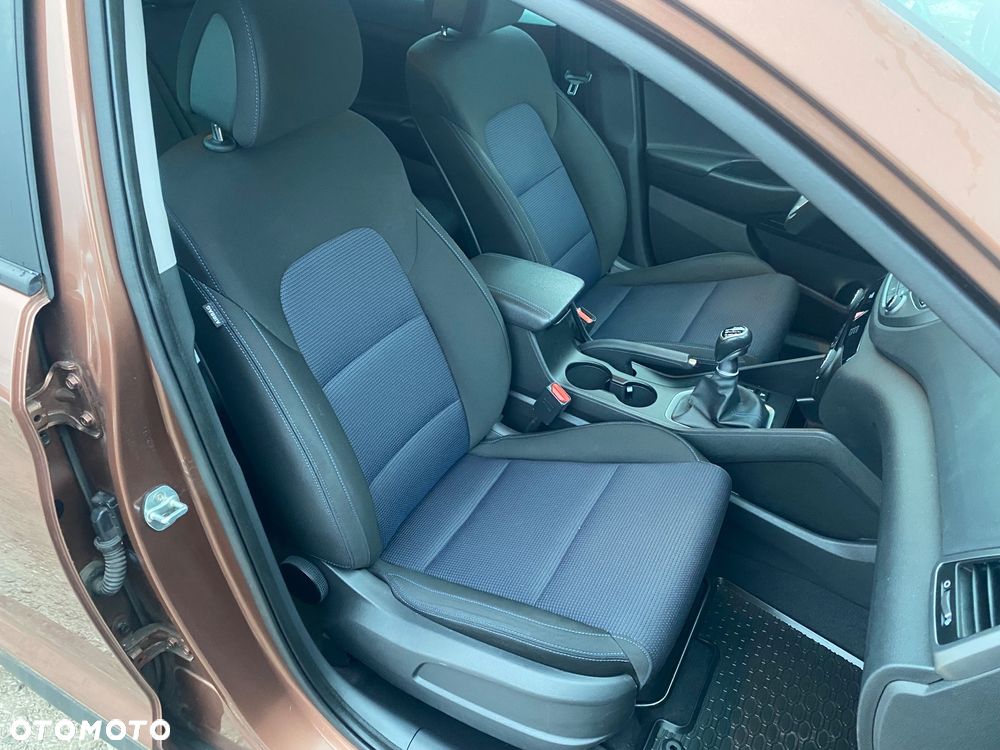 Hyundai Tucson 1.6 GDI BlueDrive Style 2WD - 27