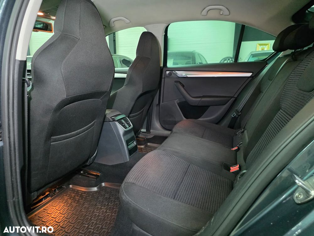 Skoda Octavia 2.0 TDI DSG Ambition - 18