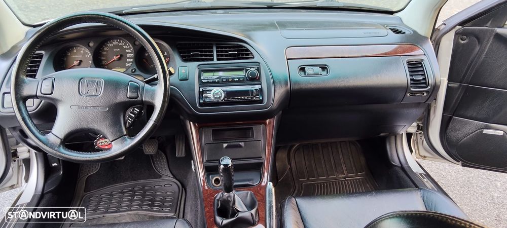 Honda Accord 2.0 ES - 8