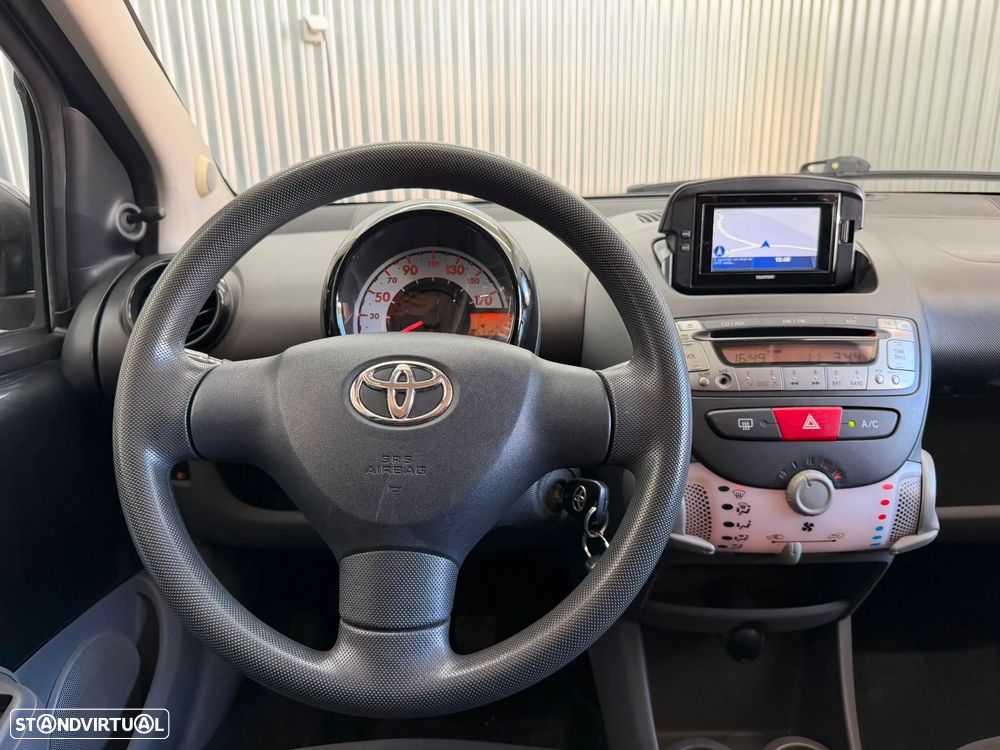 Toyota Aygo 1.0 + AC - 9