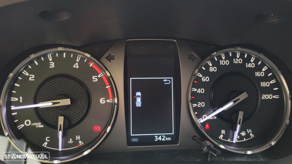 Toyota Hilux 2.4 D-4D 4WD CD CM - 2