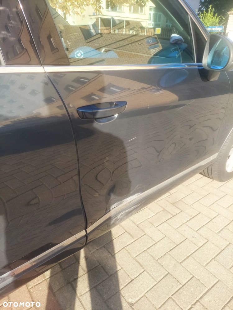 Volkswagen Touareg - 19
