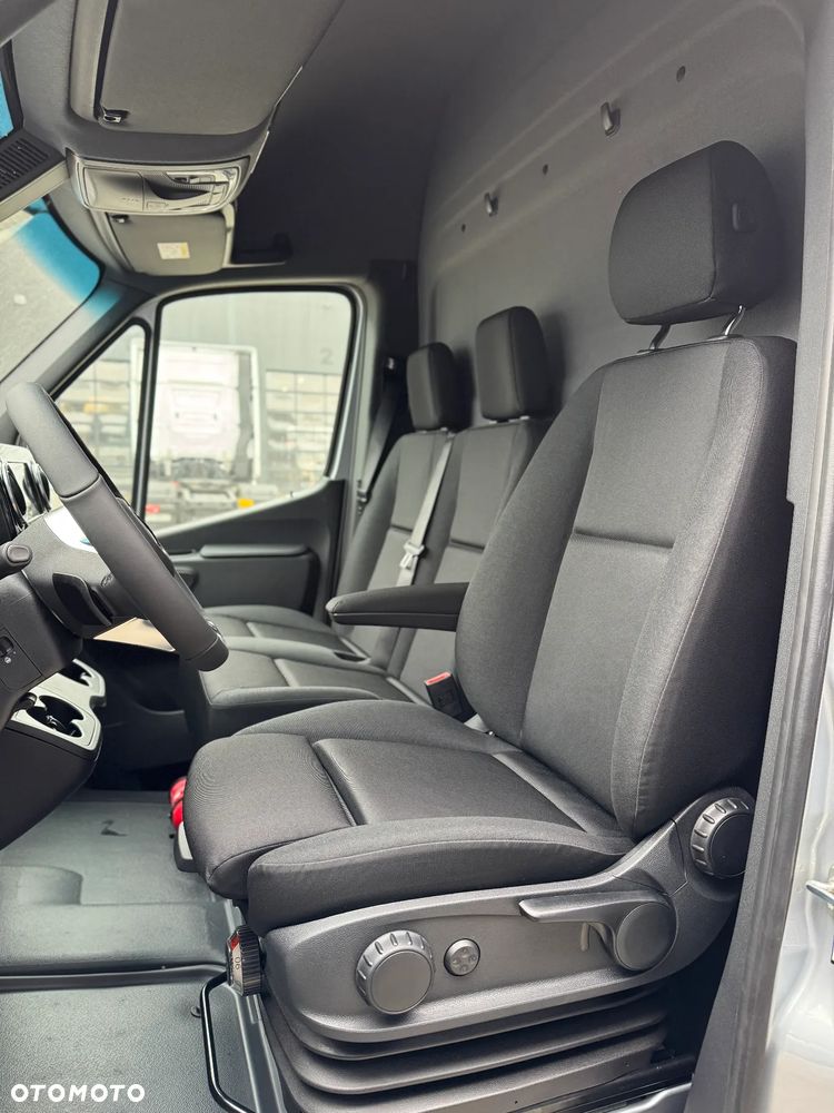 Mercedes-Benz Sprinter - 9