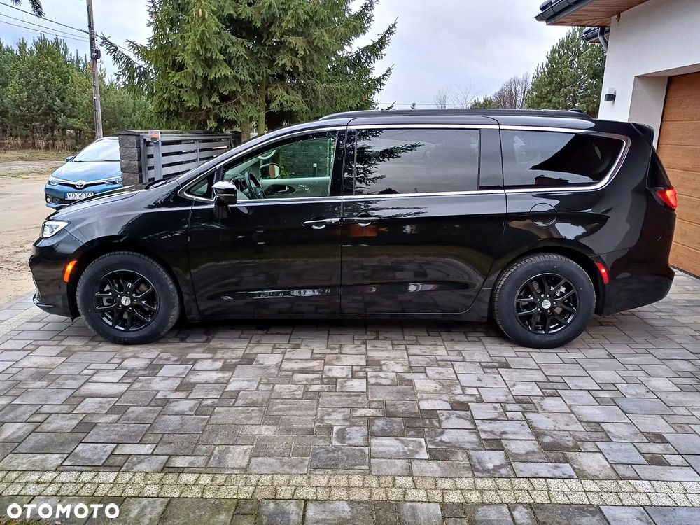 Chrysler Pacifica - 4