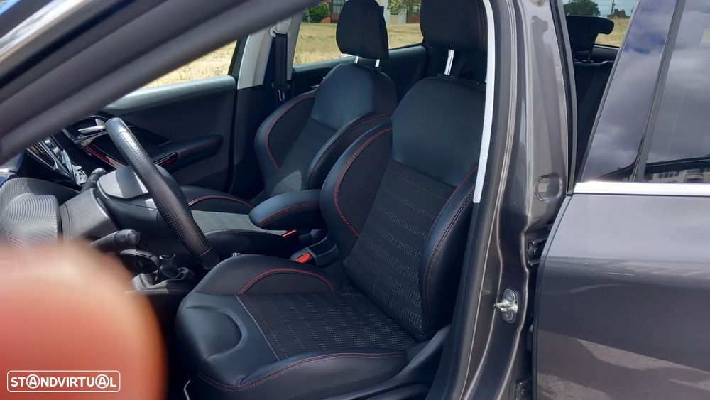 Peugeot 208 1.2 PureTech GT Line - 11